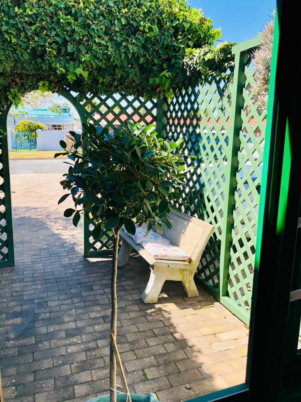 Sandra'S Guest House ランゲバーン エクステリア 写真